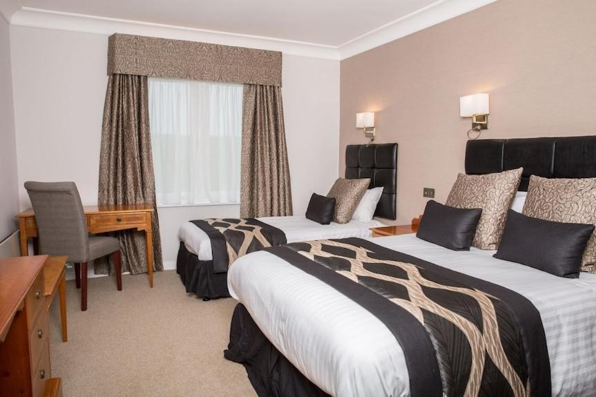Hotel Tulip Near Delhi Airport New Delhi Bagian luar foto