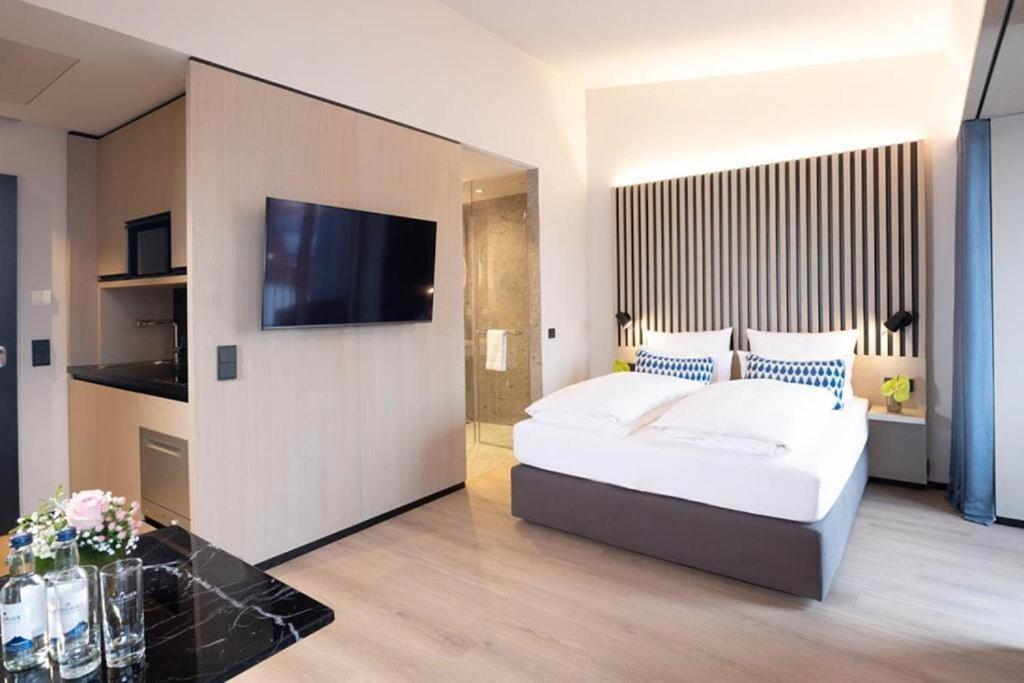Hotel Tulip Near Delhi Airport New Delhi Bagian luar foto